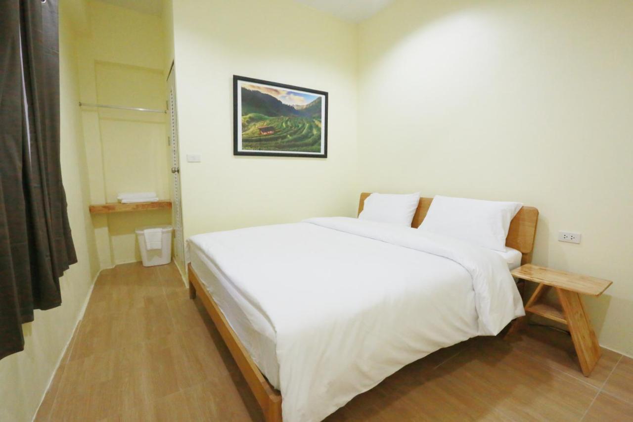 Хостел Interest Poshtel Бангкок Екстер'єр фото